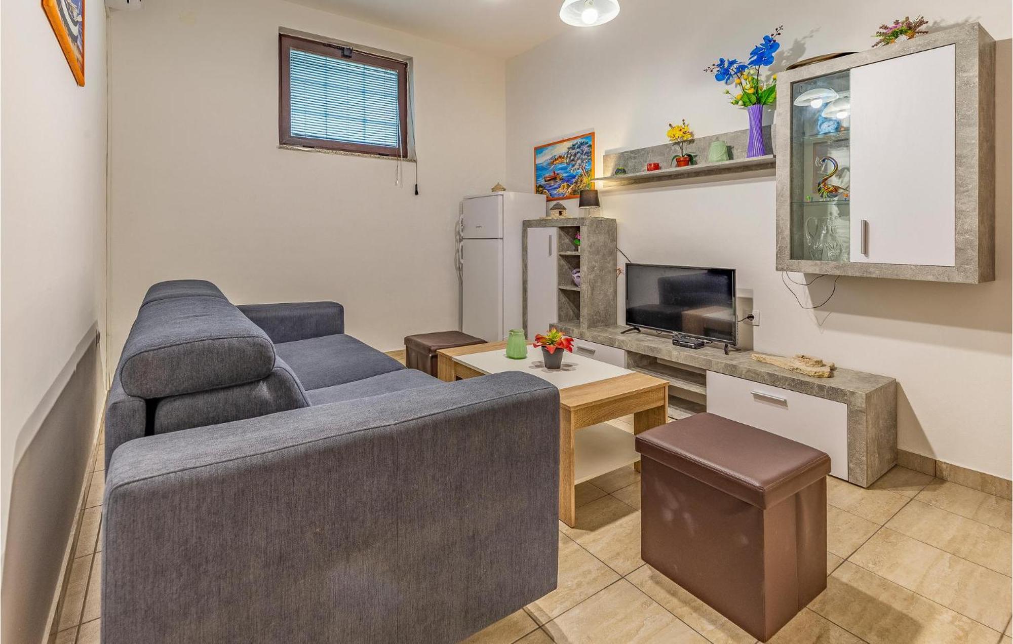 Amazing Apartment In Pula With Kitchen Exterior photo